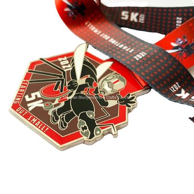 Buy Custom Zinc Alloy Wrestling Medal with Soft Enamel and Gold Plated Finish for School Awards online manufacture