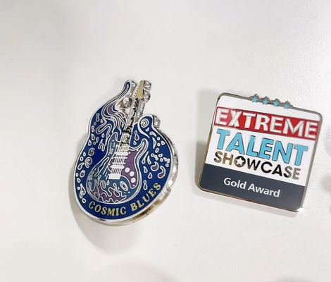  Backing Card Funny Cute Design Hard Soft Enameled Metal Wholesale Lapel Pins Badges Anime Custom Cartoon Enamel Pins