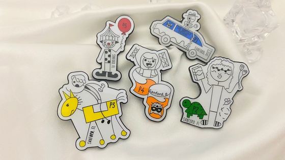 Custom Lapel Pin and Metal Badge with 2D/3D Design Epoxy Coating and Zinc Alloy Material