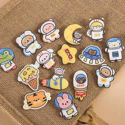 Good price Personalized Cute Clear Pin Customized Acrylic Pins Fridge Magnet Custom Anime Cartoon Epoxy Acrylic Badge Pins Keychain Charm online